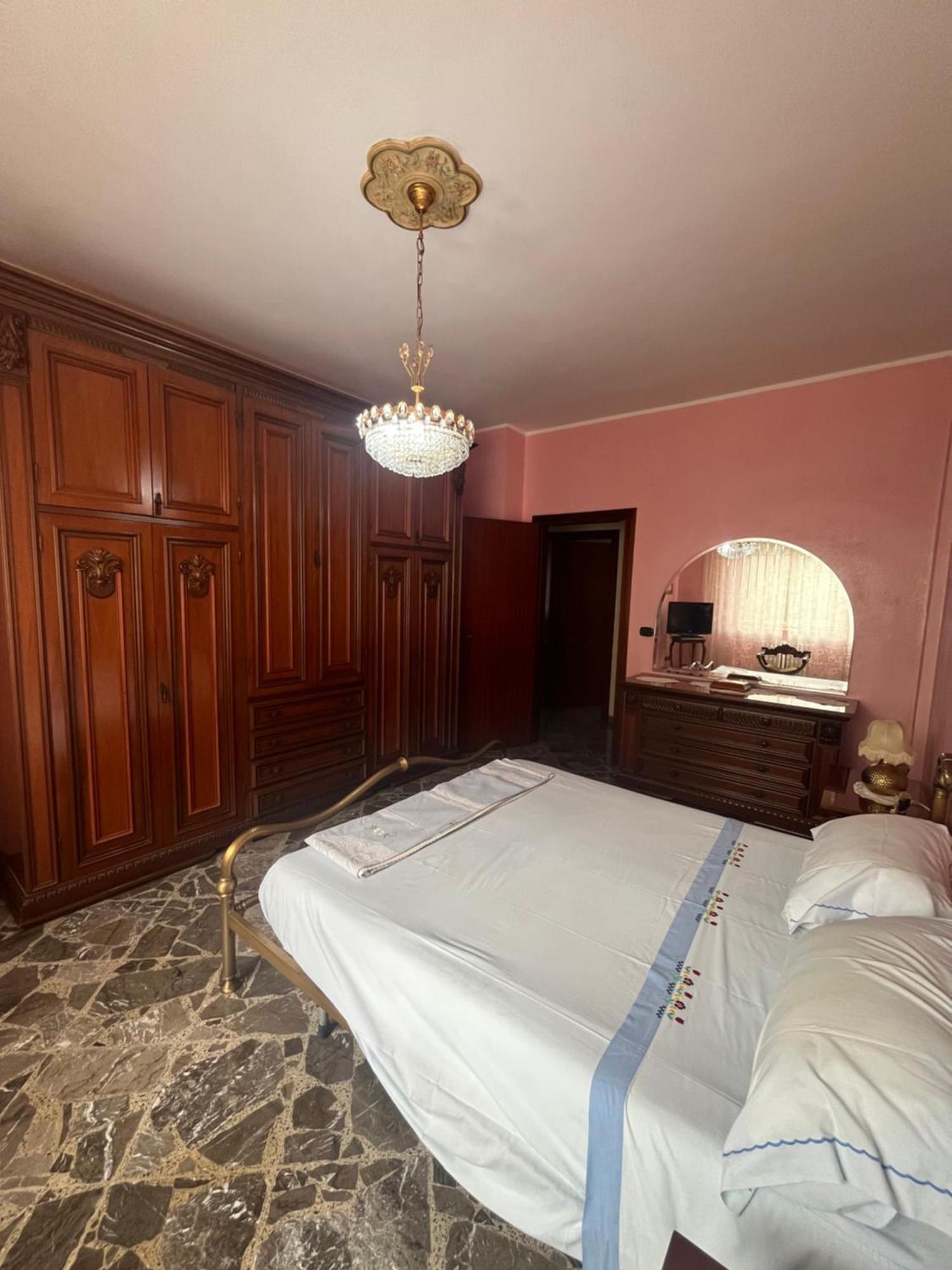 La Casa Di Anna Apartment Brindisi Bagian luar foto